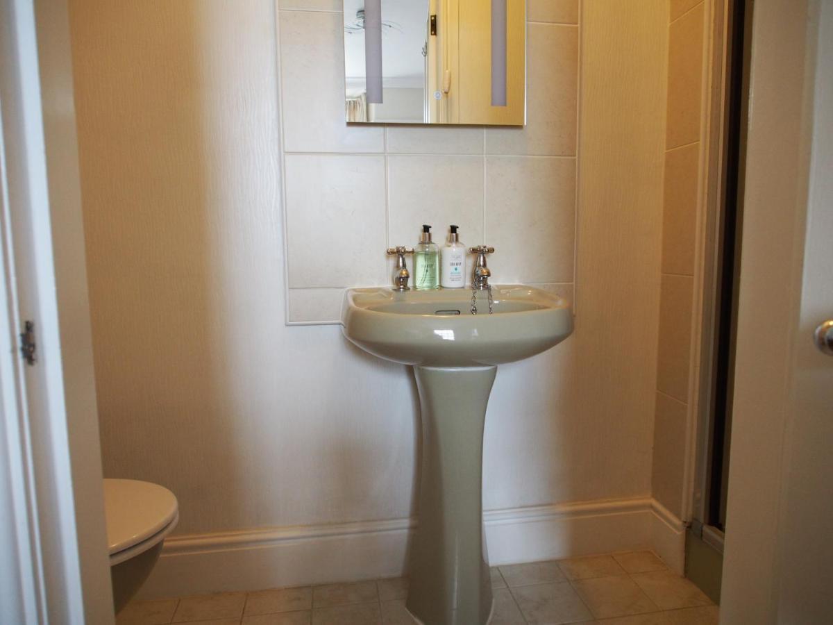 ווינדרמר Montfort Cottage Guest House מראה חיצוני תמונה